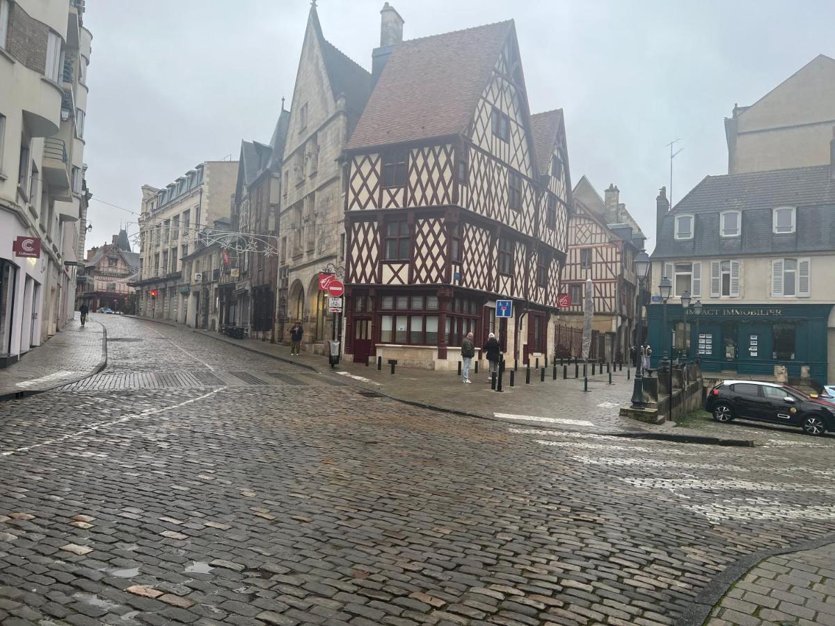 Charmant T2 Plein Centre Ville Et Proche Gare Bourges Zewnętrze zdjęcie